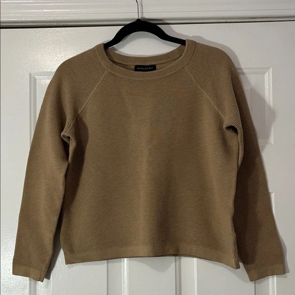 Banana Republic brand long sleeve top. size Small - Picture 1 of 4